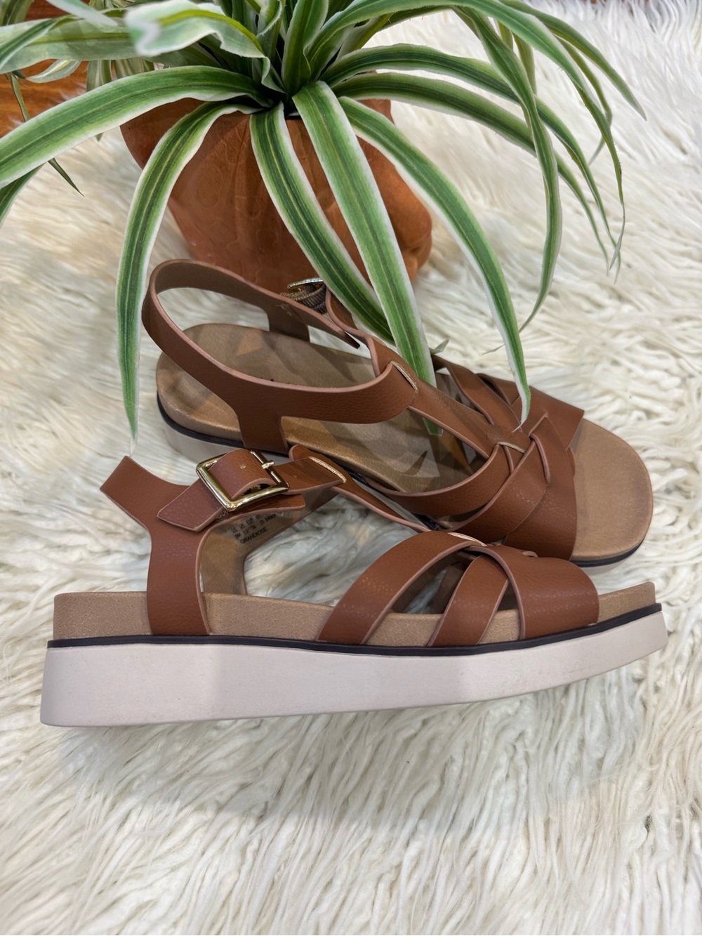 New🌿Life Stride Tan Strappy Platform Sandals